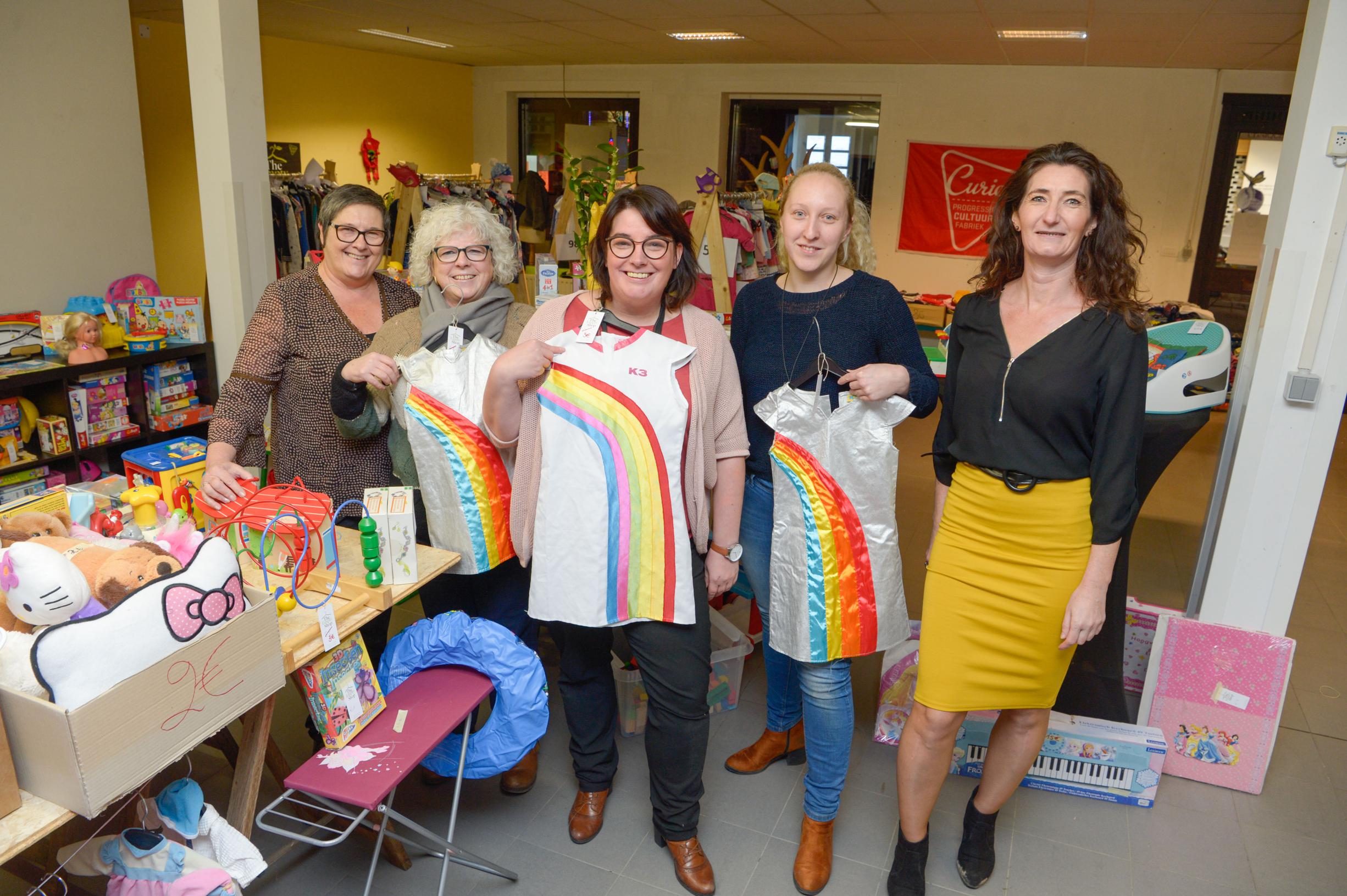 Empty Shop met goed gevulde rekken