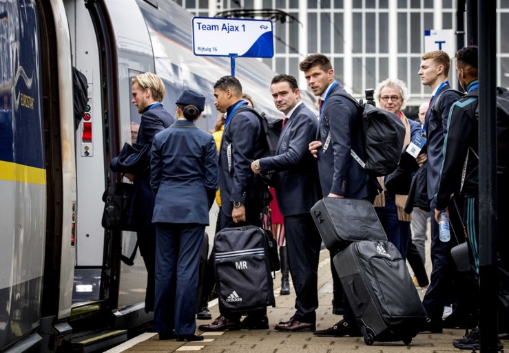 Nek-aan-nekrace in groep H nadert ontknoping: Ajax voor groepswinst, Chelsea en Valencia liggen op de loer