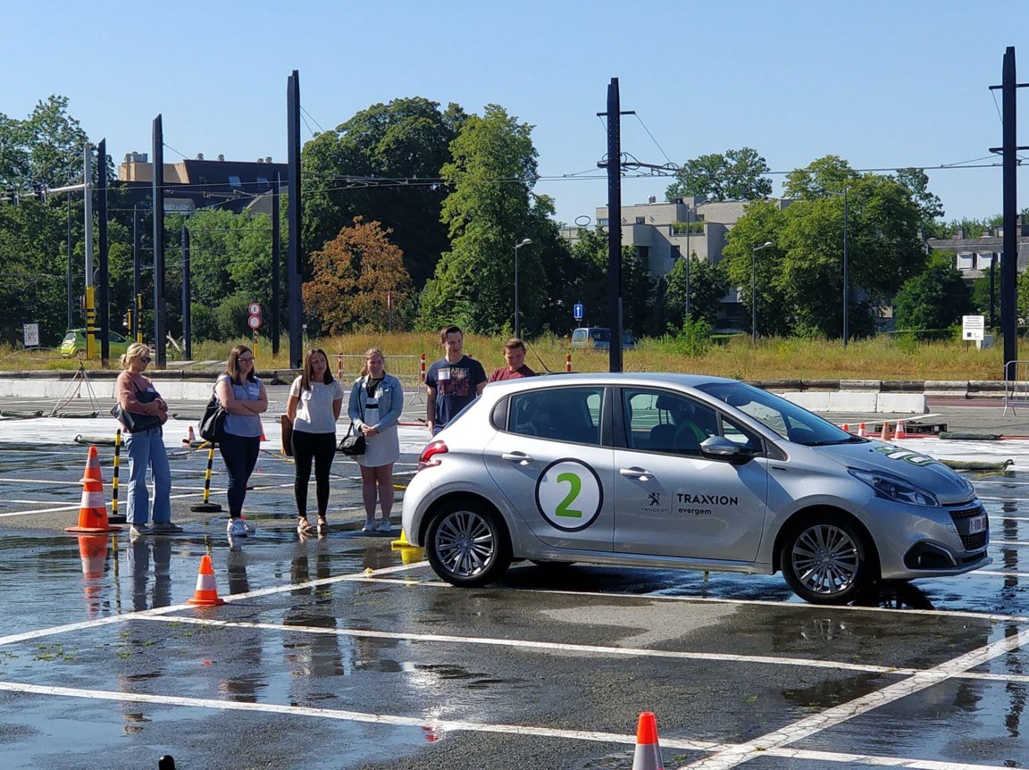 Terugkommoment - Hoe lang duurt een terugkommoment en voor wie is het bedoeld? DriveSafeAcademy.be thumbnail