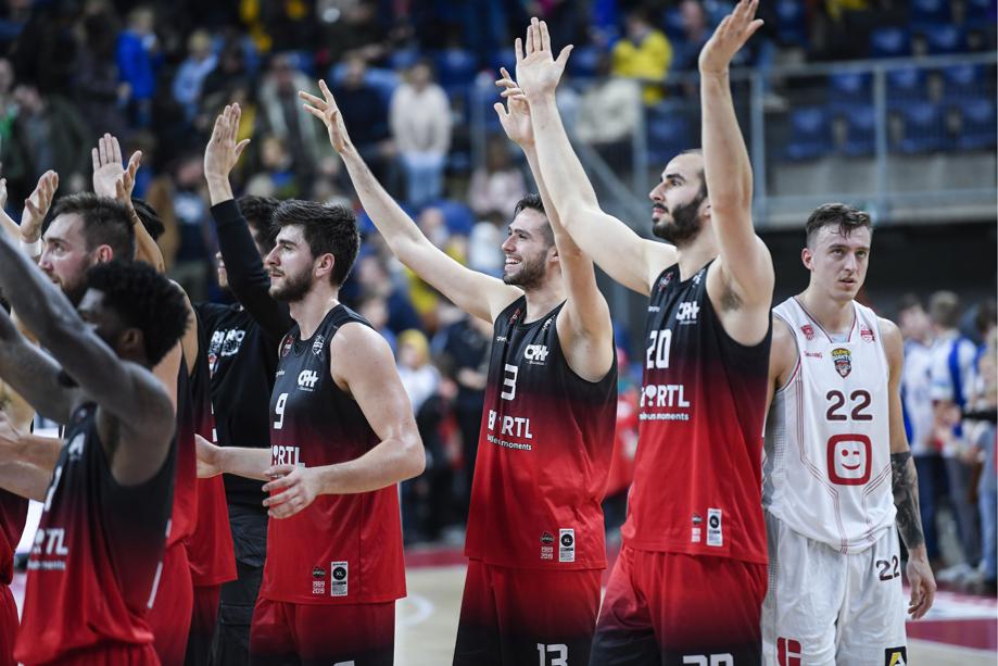 Charleroi wint in Groningen en stoot door naar tweede ronde in FIBA Europe Cup