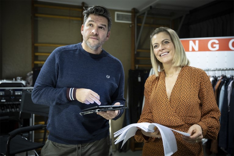 Karen Damen draait eerste scènes bij ‘Familie’: “Ik voelde me meteen… thuis. Heb je ‘m?”