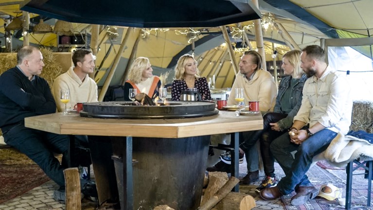 Verrassing van formaat in ‘Boer zkt vrouw’: reünie van boeren en deelnemers loopt helemaal anders dan verwacht
