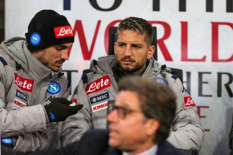 Spelersvakbond FIFPro steunt spelers van Napoli in verzet tegen voorzitter: “Geen geldige basis om loon in te houden”