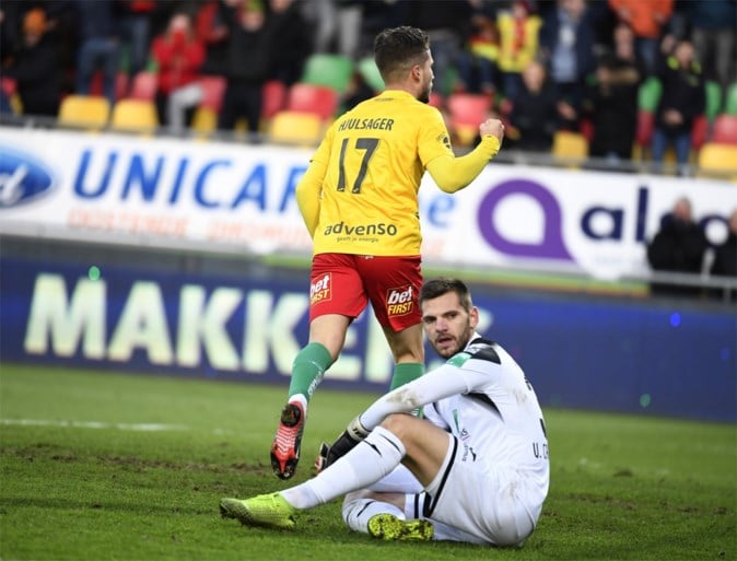 Twee weggeefgoals en een gemiste strafschop: zielloos Anderlecht doet zichzelf de das om bij Oostende