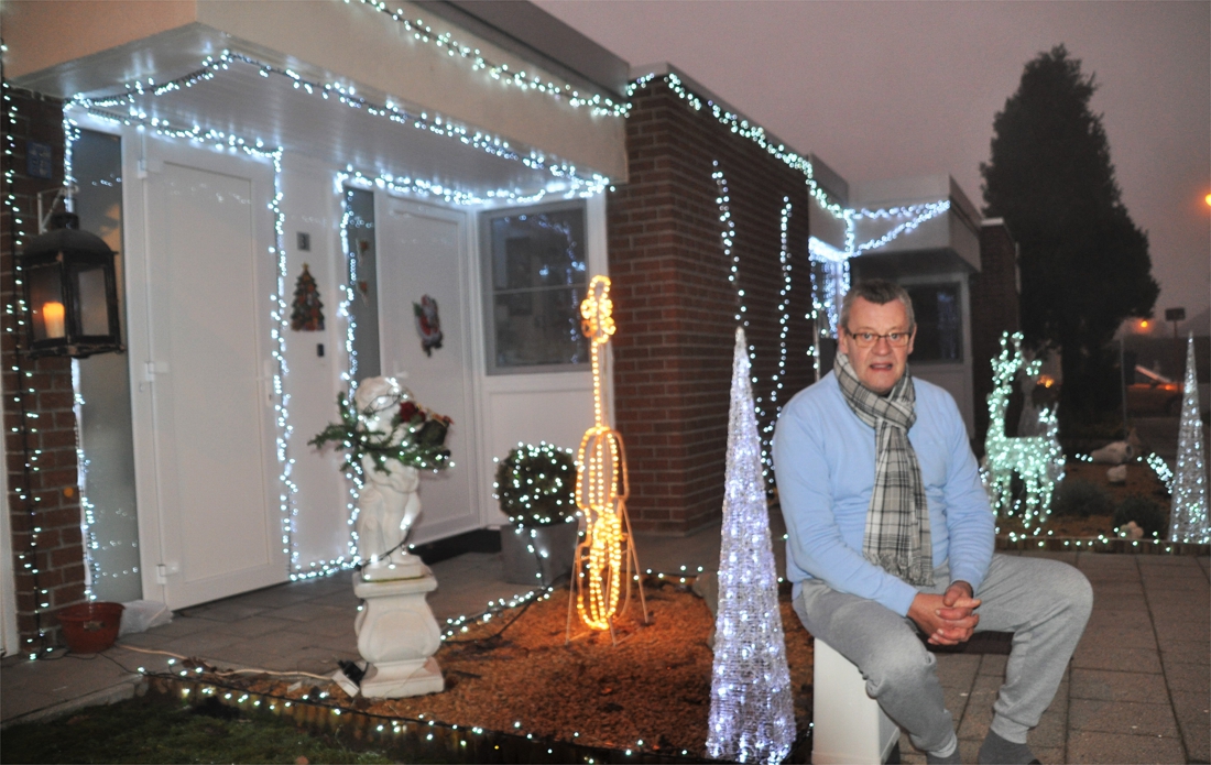 Onderdrukking hoe te gebruiken wol Eddy verlicht huis met 15.000 ledlichtjes: “Maar ik moet wel de vinger op  de knip houden om de lampjes te kunnen betalen” (Hamme) | Het Nieuwsblad  Mobile