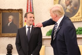 Nu ook uitgelachen in eigen land: presidentskandidaat Joe Biden zet met geroddel van andere wereldleiders aanval in op Donald Trump