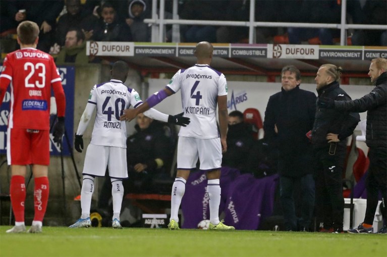 Opnieuw pech voor Anderlecht: Vincent Kompany moet in bekerwedstrijd op Moeskroen geblesseerd naar de kant