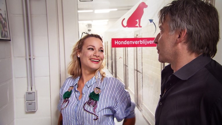 An Lemmens openhartig over strenge opvoeding: “Ik weet dat ze het beste voor ons wilden, maar ik had het er moeilijk mee”