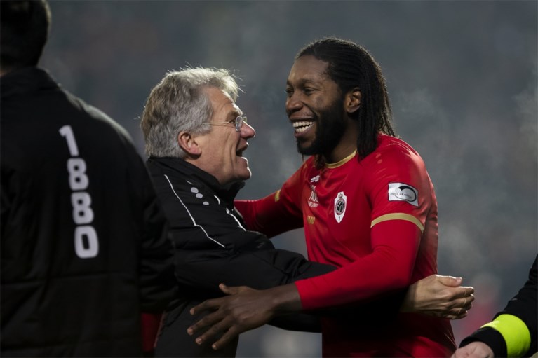 Mbokani maakt crisis bij Racing Genk nog groter: Antwerp wint na sensationeel slot en ijzingwekkende strafschoppenreeks