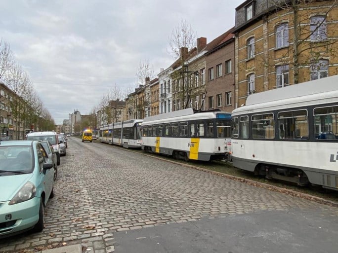 Trams botsen op Gitschotellei: twee gewonden, tramverkeer ligt stil op lijnen 4 en 9