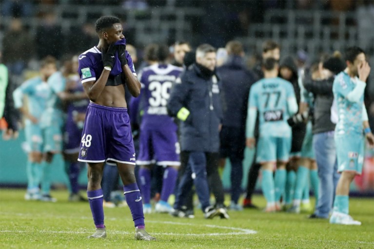 Inspiratieloos Anderlecht raakt ook niet voorbij Charleroi: zesde keer 0-0 dit seizoen
