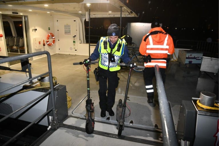 Achttien gewonden na botsing Waterbus