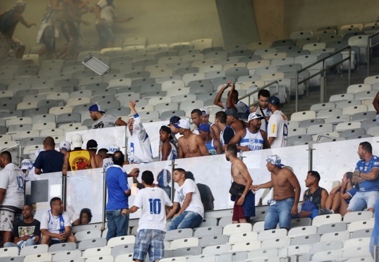 Tranen, ongeloof en rellen nadat topclub Cruzeiro voor het eerst degradeert in Brazilië