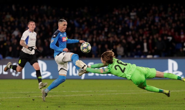 Drama voor Maarten Vandevoordt (Genk): jongste doelman ooit zwaar in de fout