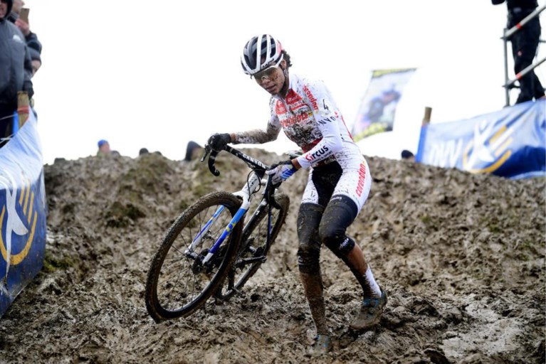 Modder deert Nederlandse dames niet in Ronse: Ceylin Alvarado topt Nederlands podium