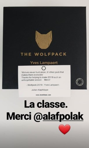 Klasse: Julian Alaphilippe bedankt zijn ploegmaats voor het wonderjaar met duur horloge