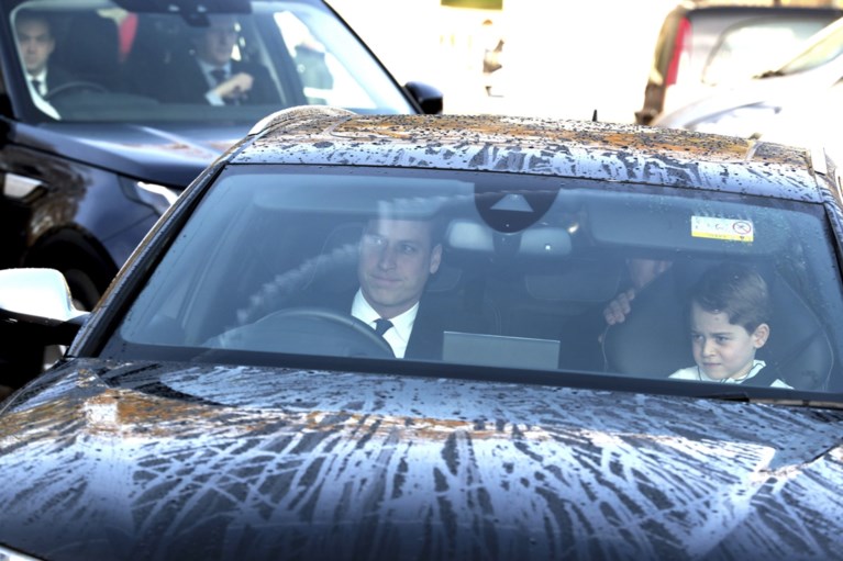 ROYALS. Kate en William verrassen met stoere kerstkaart, koningin Máxima draagt glitterjurk
