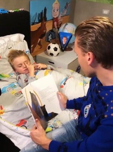 Club Brugge brengt speciaal kinderboek uit, Jelle Vossen en Hans Vanaken lezen voor
