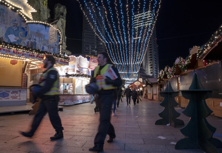 Kerstmarkt van Berlijn waar drie jaar geleden dodelijke aanslag plaatsvond, geëvacueerd
