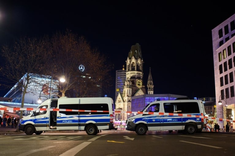 Kerstmarkt van Berlijn waar drie jaar geleden dodelijke aanslag plaatsvond, geëvacueerd