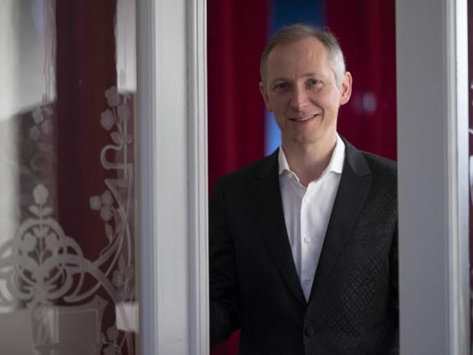 Helmut Lotti over autisme: “Eigenlijk beweeg ik me al mijn hele leven voort als een bang hert in het bos”