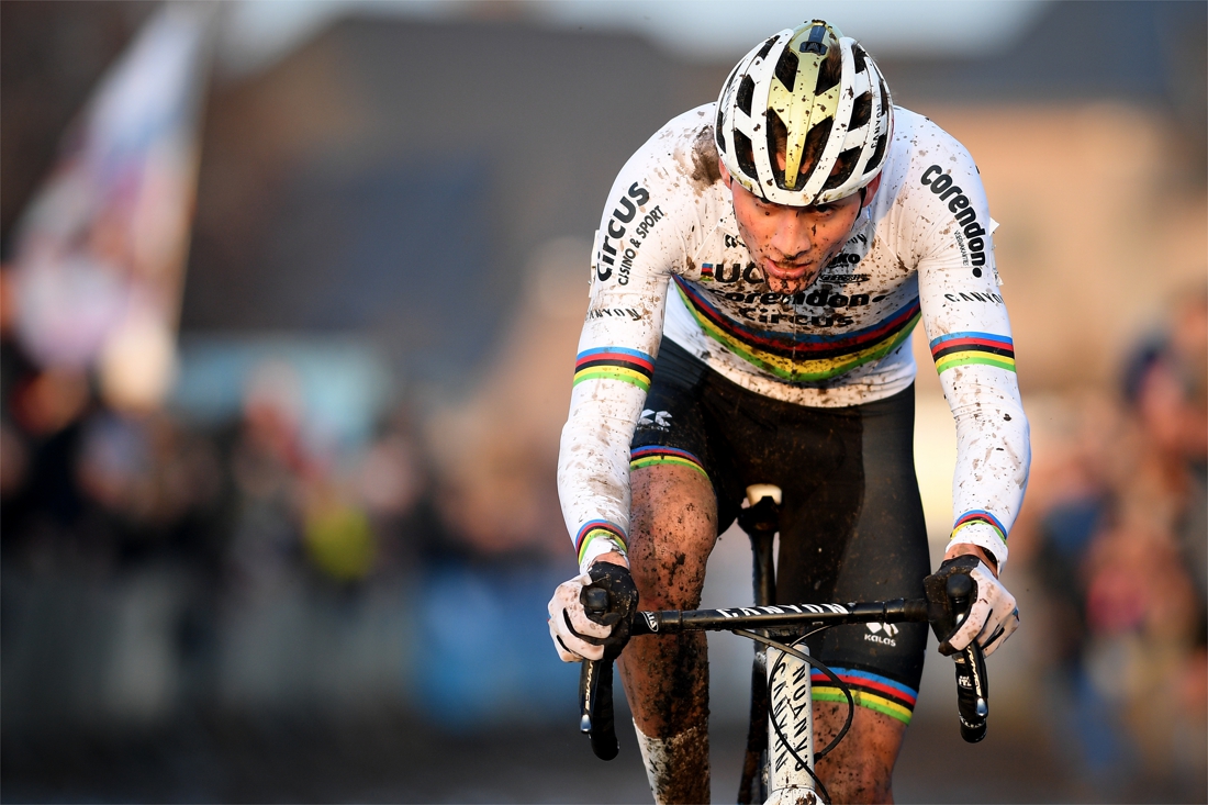 Mathieu Van Der Poel Topt Affiche Ethias Cross Bredene Het Nieuwsblad Mobile