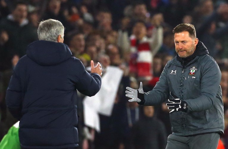 José Mourinho krijgt geel voor spieken: “Ik was misschien grof, maar dan wel tegenover een idioot”
