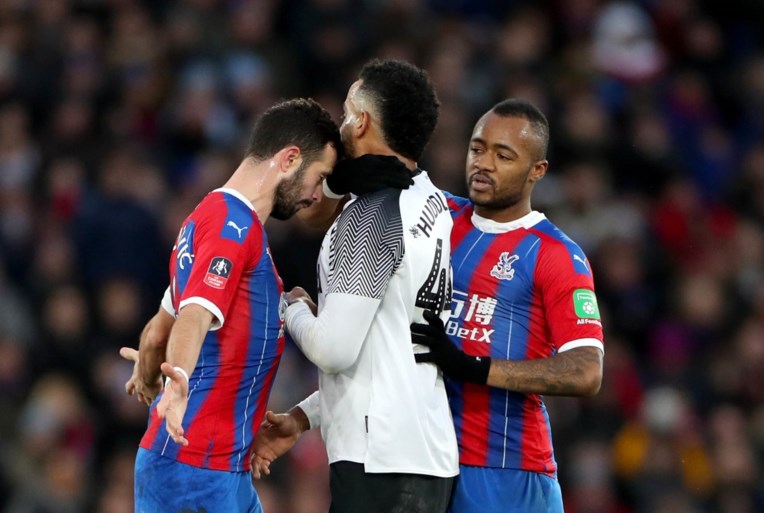 FA CUP. Batshuayi kan (ondanks grote kans) niet scoren voor Chelsea, gewezen Anderlecht-speler bakt het bruin