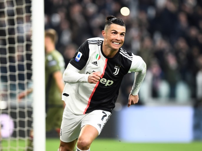 Cristiano Ronaldo - met nieuw kapsel - scoort een hattrick in eerste wedstrijd met Juventus in 2020, Zlatan debuteert bij Milan