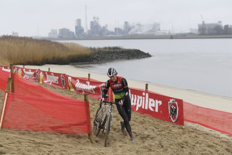 Eerste renners verkennen het parcours van het BK veldrijden: “Veel lastiger dan de Scheldecross”
