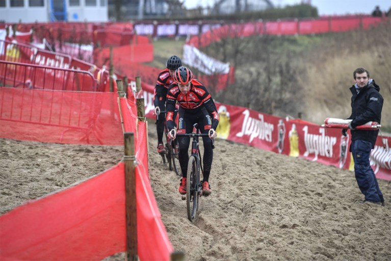 Eerste renners verkennen het parcours van het BK veldrijden: “Veel lastiger dan de Scheldecross”