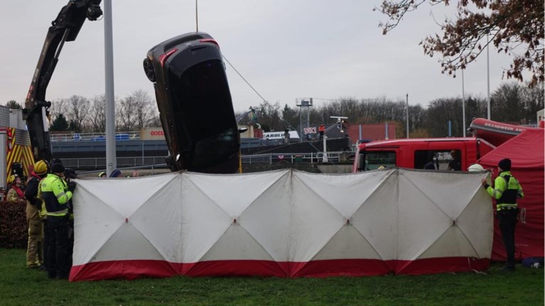 Auto belandt in Albertkanaal: 66-jarige vrouw uit Brasschaat overleden