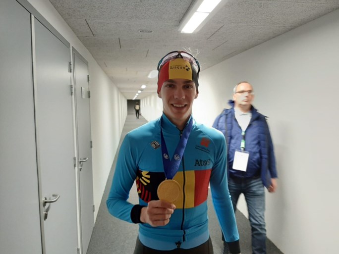Beresterke Bart Swings pakt Europese titel op de massastart in Heerenveen: “Het was stressen, maar dit is wraak voor het WK”