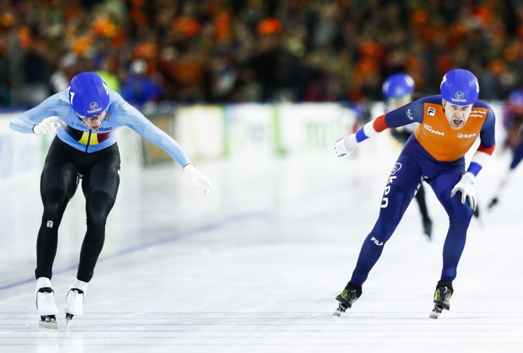 Beresterke Bart Swings pakt Europese titel op de massastart in Heerenveen: “Het was stressen, maar dit is wraak voor het WK”