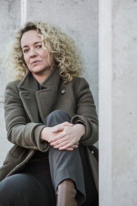 Na Geert Hoste en Kamal Khamarch wordt ook Nele Bauwens eindejaarsconferencier (en ze belooft iets helemaal anders)
