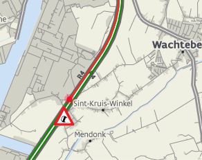Zwaar ongeval op Kennedylaan: vrachtwagen ramt auto in de gracht