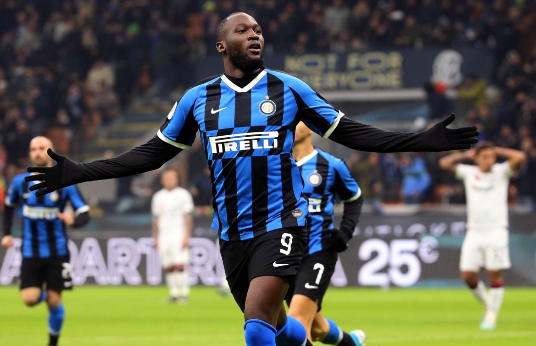 Lukaku scoort eerst snelste goal van het seizoen en schiet er dan nog eentje tegen de touwen in bekermatch tegen Nainggolan