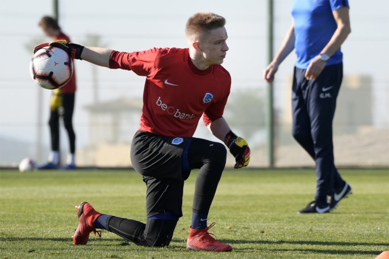 Keepersprobleem voor KRC Genk: ook eerste doelman Maarten Vandevoordt maandenlang out