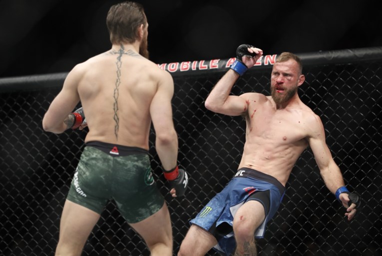 Van een comeback gesproken: Conor McGregor heeft amper 40 seconden nodig om tegenstander te verslaan