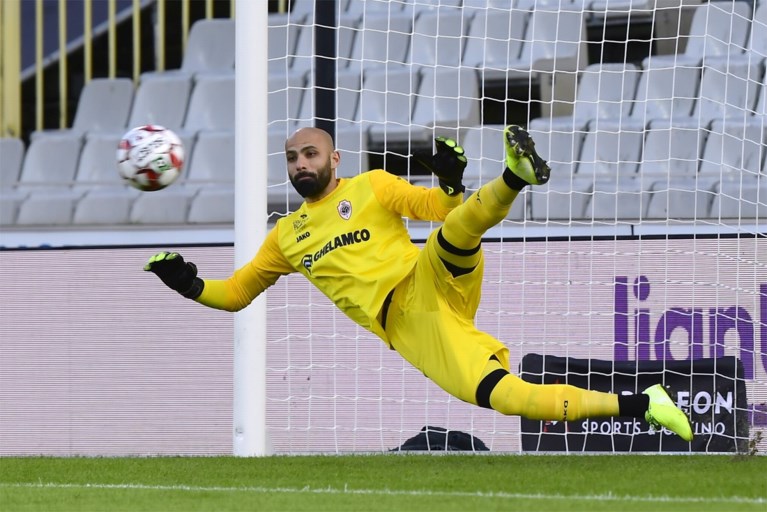 De Sart trekt onthoofd Antwerp alsnog over de streep met zijn eerste goal, situatie voor Cercle Brugge oogt stilaan dramatisch