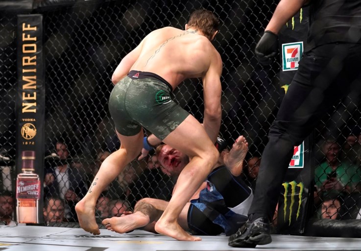 Van een comeback gesproken: Conor McGregor heeft amper 40 seconden nodig om tegenstander te verslaan