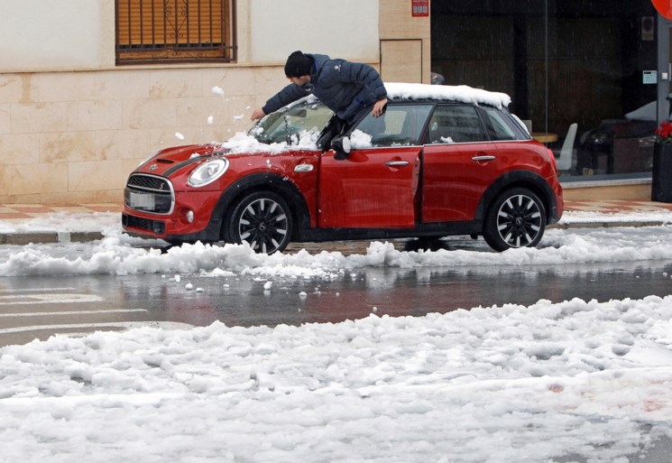 Twee doden na doortocht van storm Gloria in Spanje