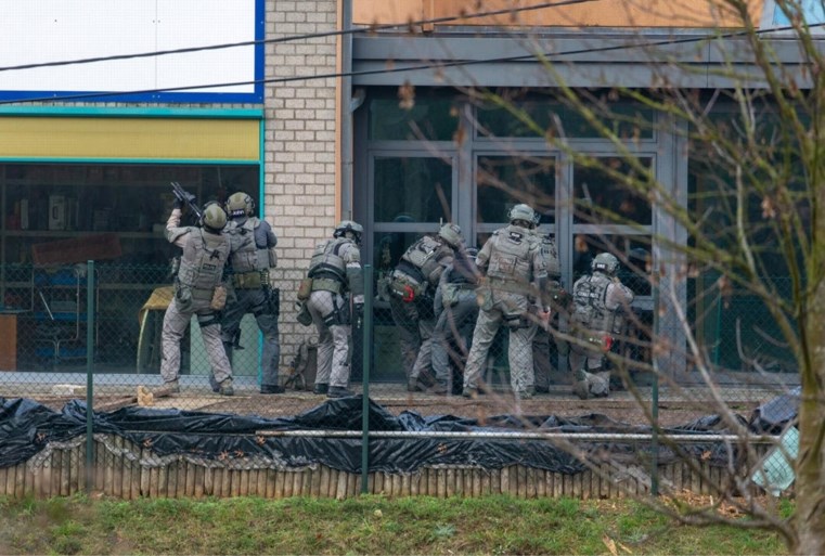 Zeven miljoen namaaksigaretten in beslag genomen bij inval van speciale eenheden in Lanaken