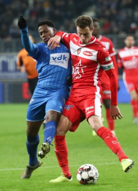 CLUBNIEUWS. AC Milan houdt toptalent van KV Mechelen in de gaten, Anderlecht wil bomgooier streng straffen
