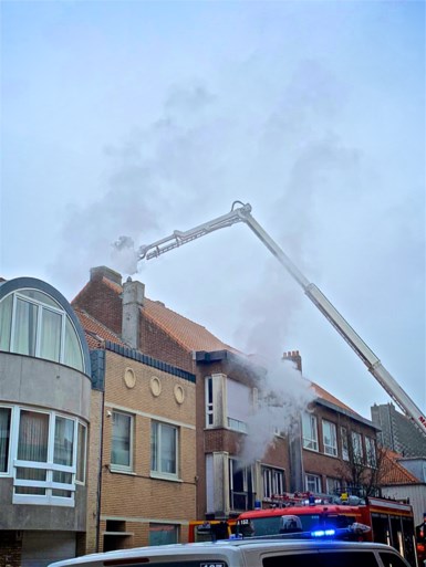Man overleden bij zware woningbrand