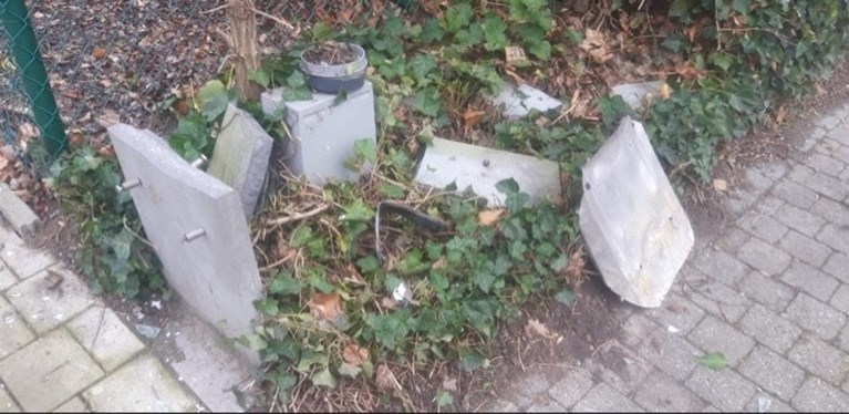 Betonnen brievenbus ontploft in Sint-Amandsberg