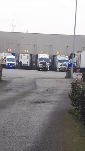 Koelwagen met 23 transmigranten onderschept in transportzone van haven Zeebrugge
