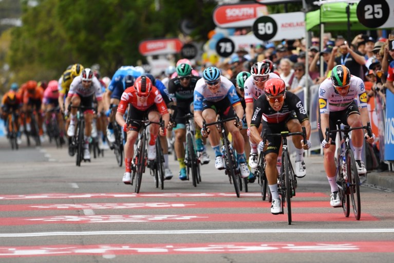 Caleb Ewan zet puntjes op de i in Tour Down Under, Philipsen terug in puntentrui maar “toch gefrustreerd”