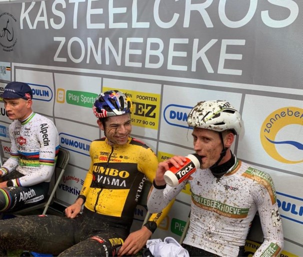 Wout van Aert maakt indruk in Zonnebeke maar de zege is voor Mathieu Van der Poel