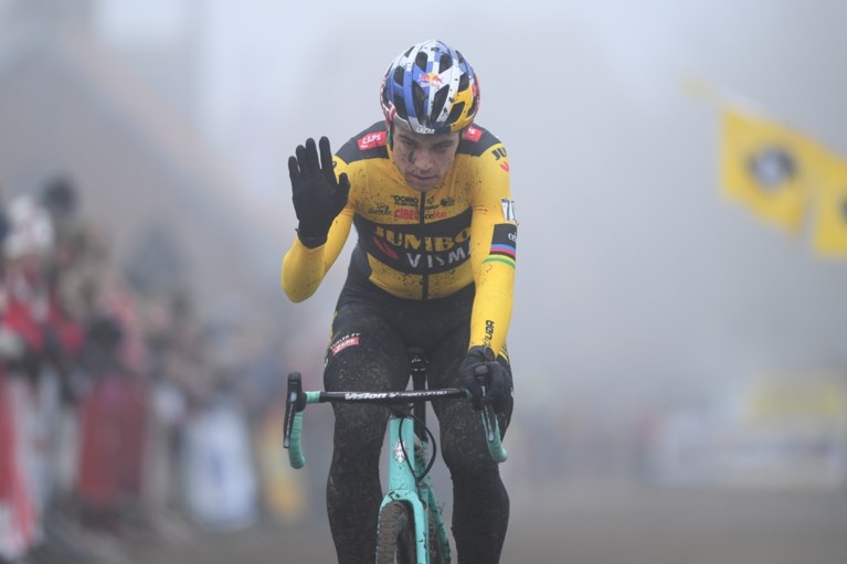 Wout van Aert maakt indruk in Zonnebeke maar de zege is voor Mathieu Van der Poel